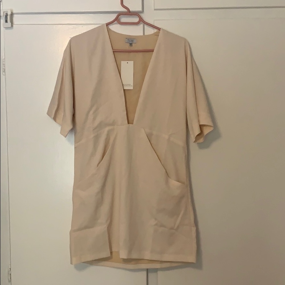 Tobi Plunging Neckline white Dress
#bachelorette #bride